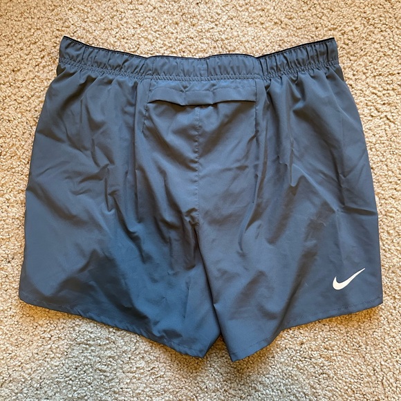 Men’s Nike Shorts - Picture 4 of 5